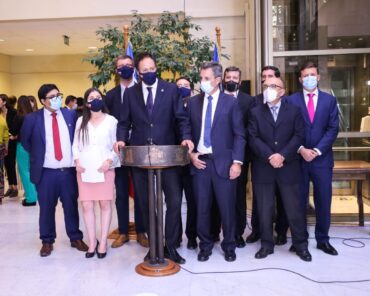 Diputados Republicanos envían carta a Boric para manifestar su rechazo por reunión de campaña en La Moneda
